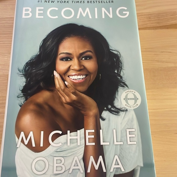Becoming by Michelle Obama - Hardcover Edition - Picture 1 of 3